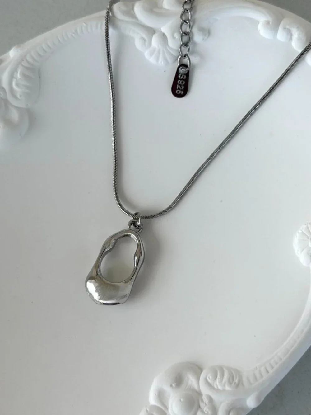SKU0548 Retro Silver Women Minimalist Pedant Necklace Stainless steel + gift bag